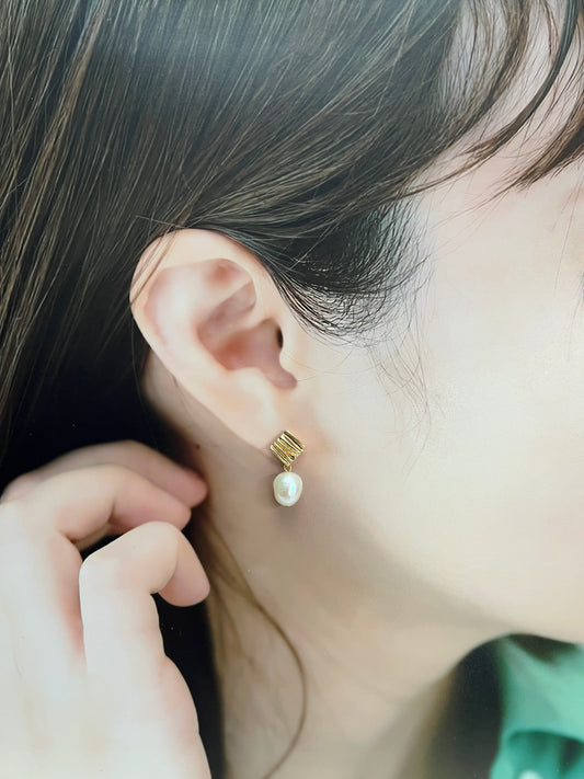 16番 バロック淡水パールピアス