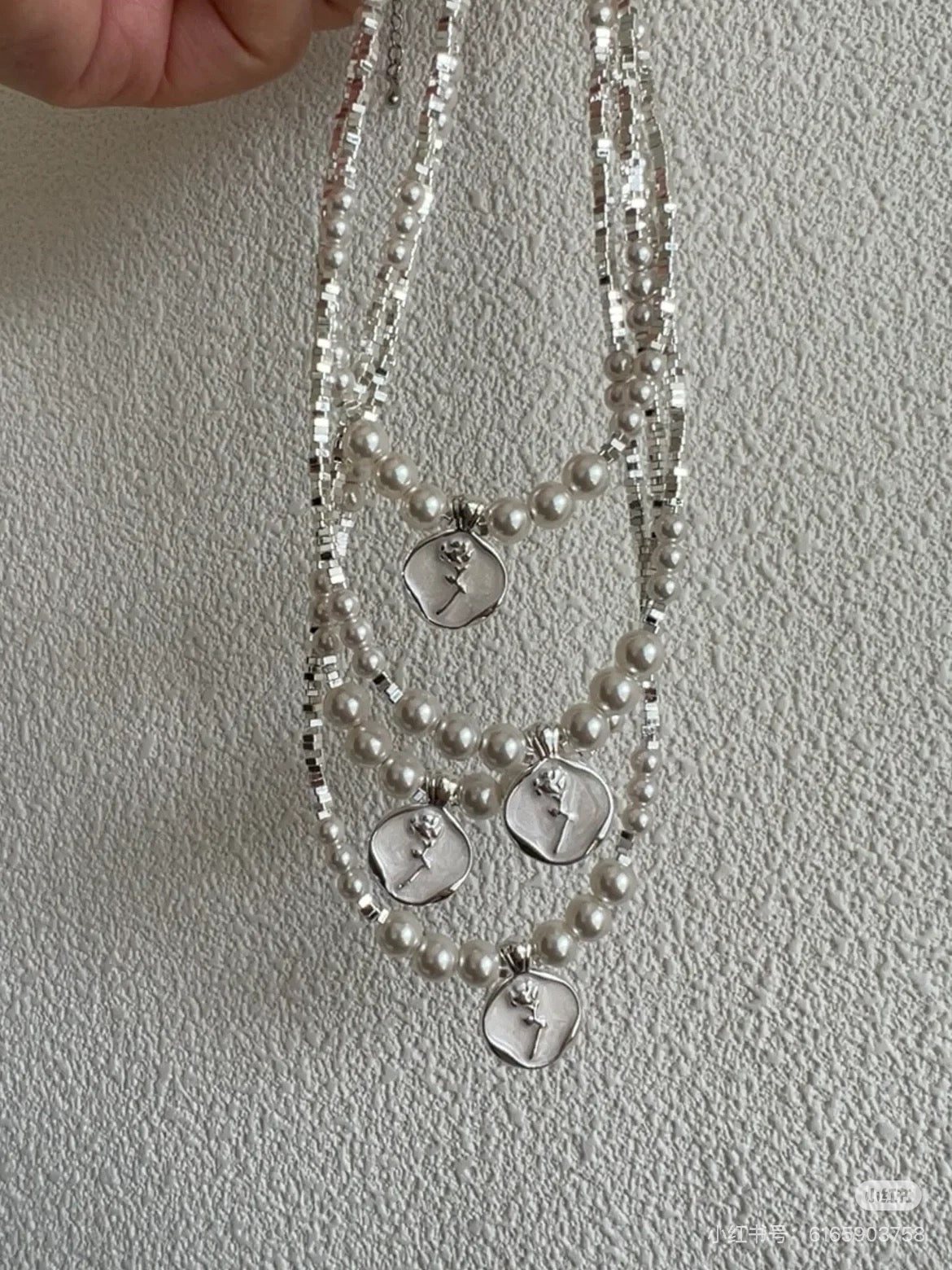 2番 シルバーパールのニュアンスネックレス(ローズモチーフ)