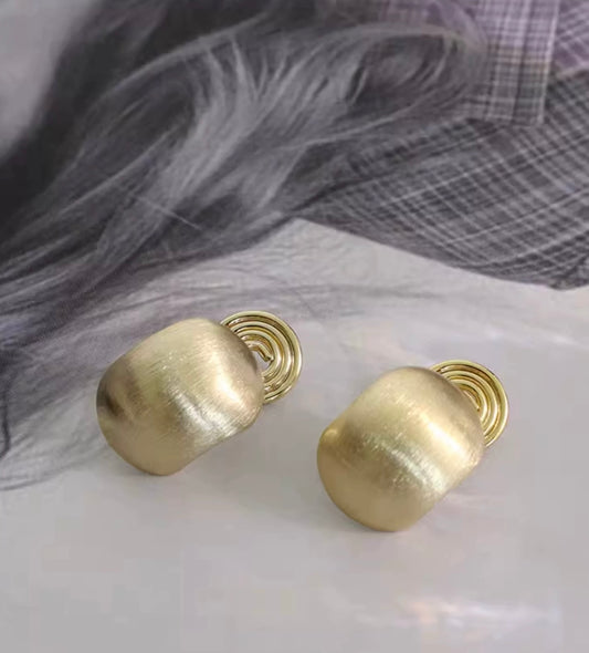 20番　マットメタル つや消しイヤリング（シルバー／ゴールド）