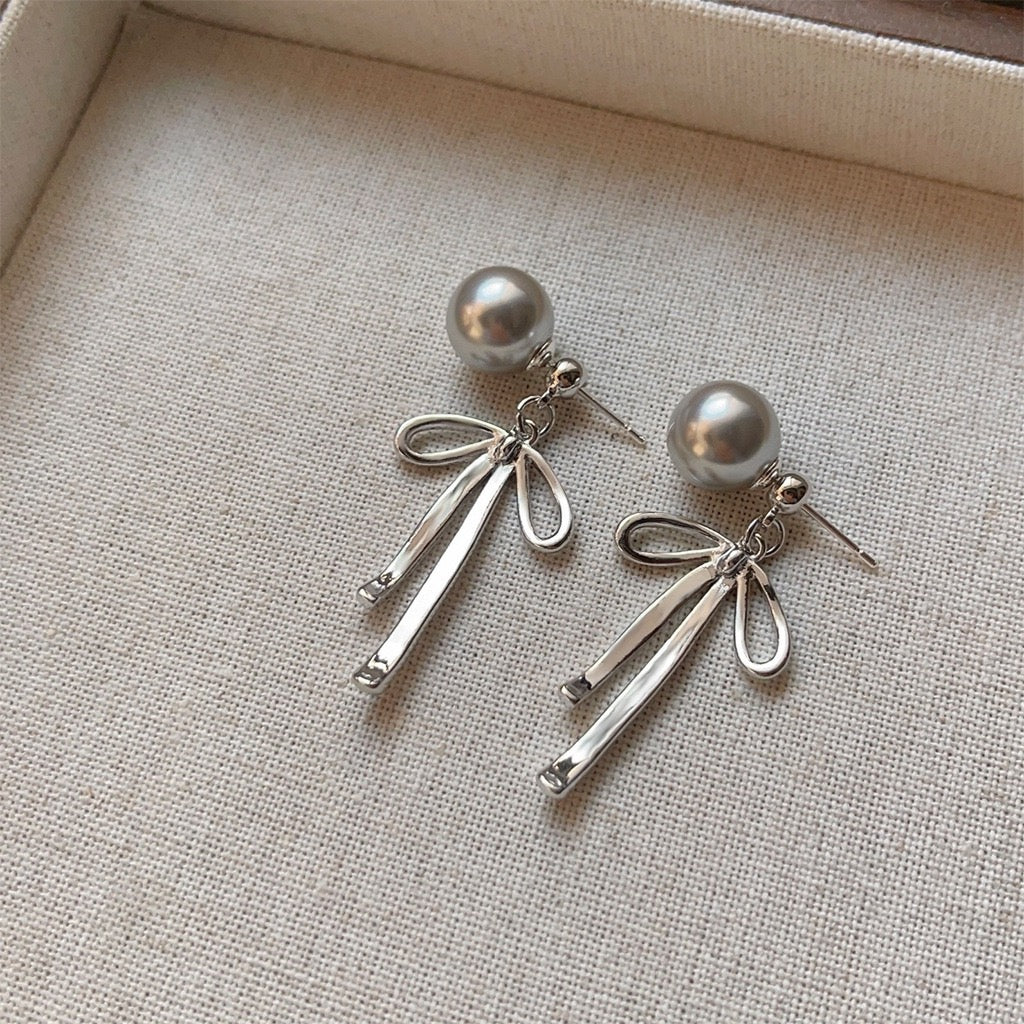 パール × メタルリボン ピアス